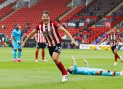 关于西汉姆联逆转谢菲联，英超前六目标渐行渐近的信息